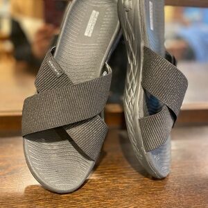 Skechers On The Go Goga Mat Women's Comfort Slides Sandals Slip On